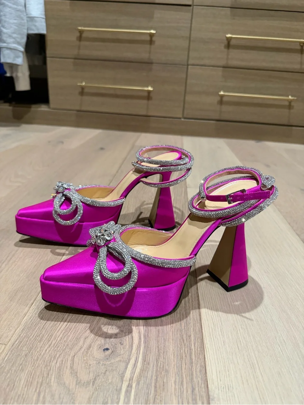 MACH & MACH Fuchsia Crystal Bow Platform Heels